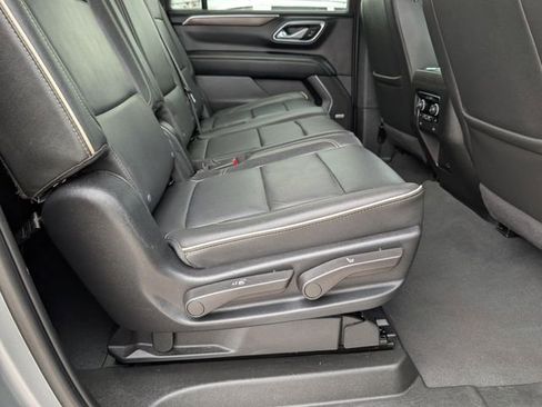 Used 2024 Chevrolet Suburban Premier RWD image 24