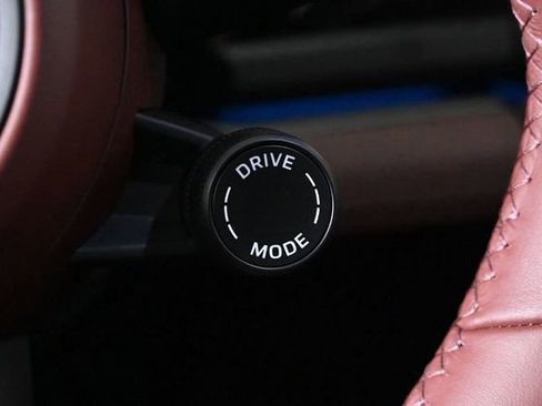 Certified 2024 Porsche Panamera 4 image 21