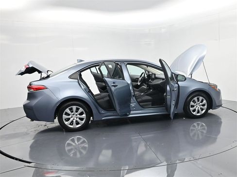 Used 2023 Toyota Corolla LE image 58