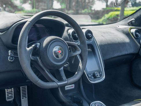 Used 2018 McLaren 570S Spider RWD image 33