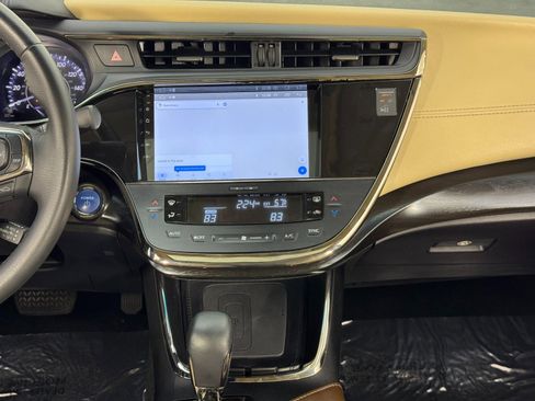 Used 2018 Toyota Avalon XLE Premium image 24