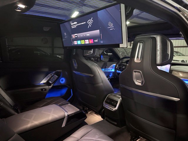 Used 2024 BMW i7 eDrive50 w/ M Sport Package RWD image 18