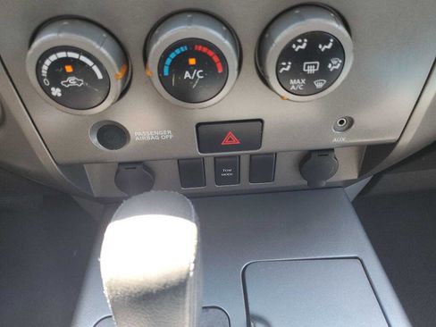 Used 2006 Nissan Titan SE image 32
