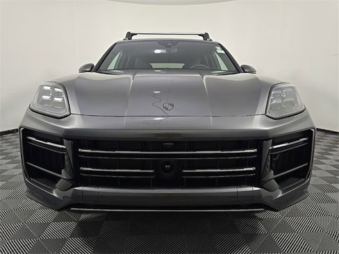 New 2025 Porsche Cayenne Turbo image 10
