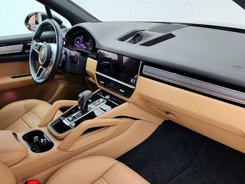 Used 2022 Porsche Cayenne Platinum Edition AWD/4WD image 26
