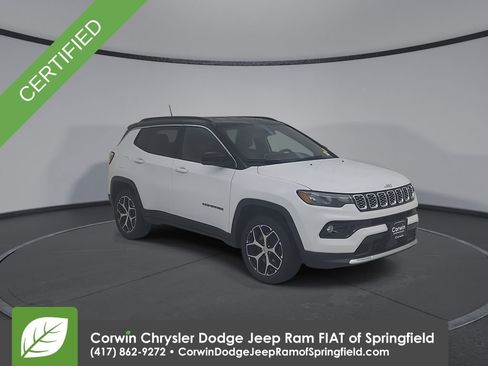 Used 2024 Jeep Compass Limited image 3