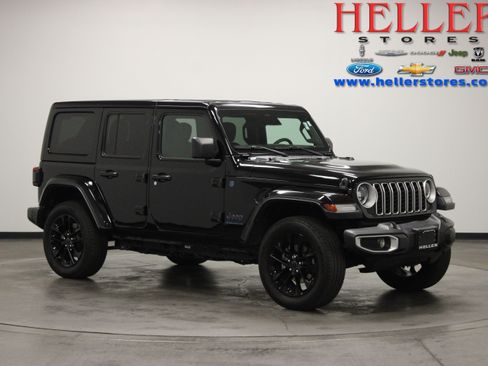 Used 2025 Jeep Wrangler Unlimited Sahara w/ Safety Group AWD/4WD image 1