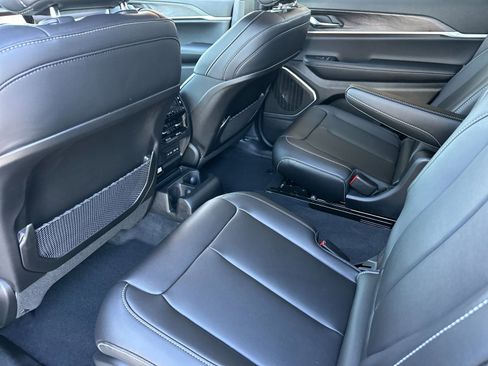 New 2026 Jeep Grand Cherokee L Limited AWD/4WD image 11