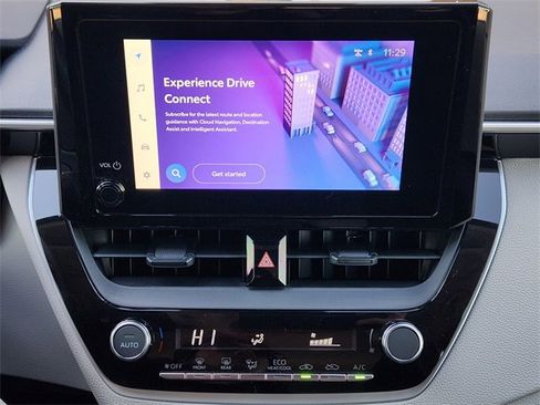 Used 2025 Toyota Corolla LE image 13