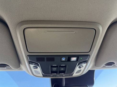 Used 2022 Honda Pilot Elite image 47