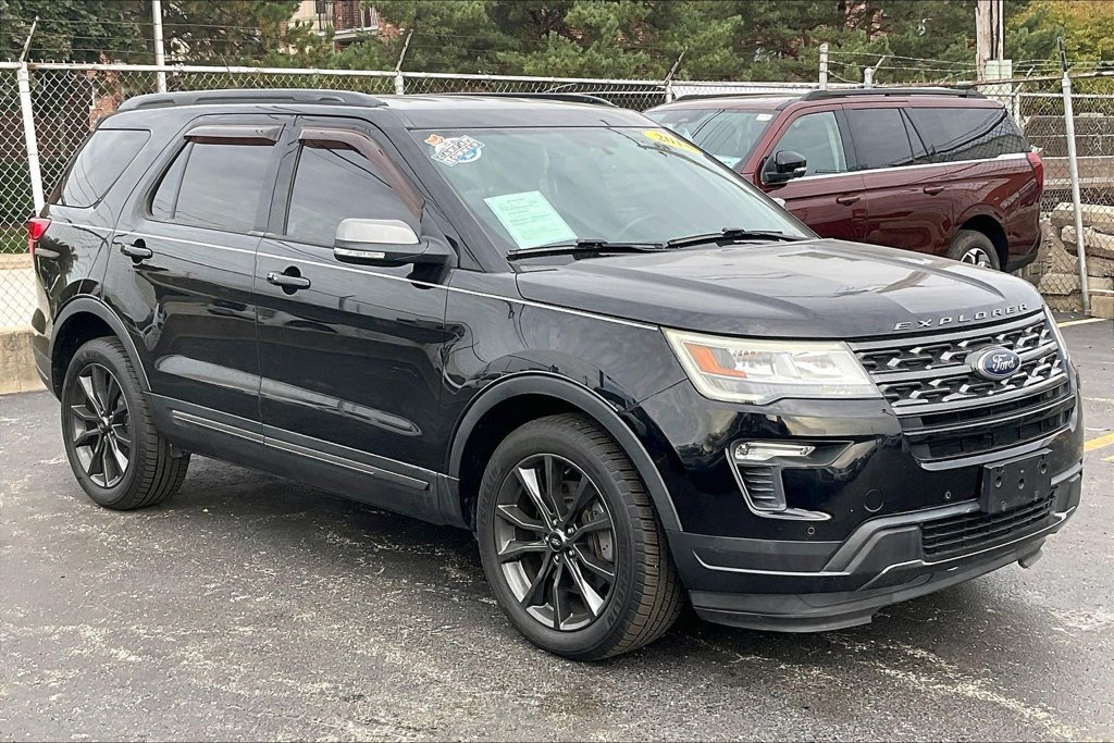Used 2018 Ford Explorer XLT w/ Equipment Group 202A AWD/4WD image 35