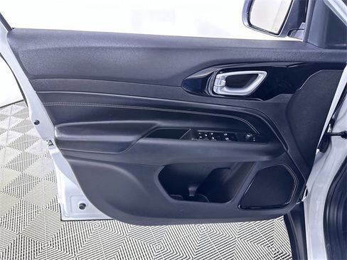 Used 2024 Jeep Compass Latitude w/ Convenience Group image 23