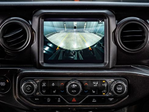 Used 2021 Jeep Wrangler Unlimited Sport AWD/4WD image 25