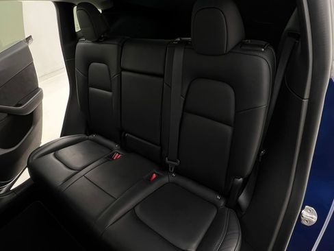 Used 2021 Tesla Model Y Long Range image 17