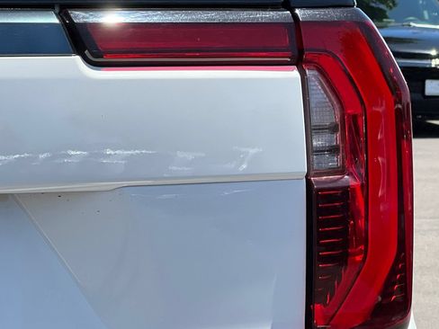 Used 2025 GMC Yukon Denali Ultimate AWD/4WD image 48