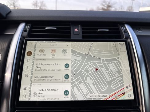 Used 2023 Land Rover Discovery S R-Dynamic image 25