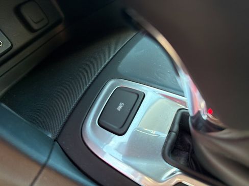 Used 2018 Chevrolet Equinox LT image 29