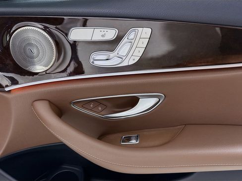 Used 2022 Mercedes-Benz E 350 Sedan w/ AMG Line Exterior image 31