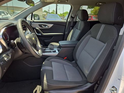 Used 2025 Chevrolet Blazer LT FWD image 24
