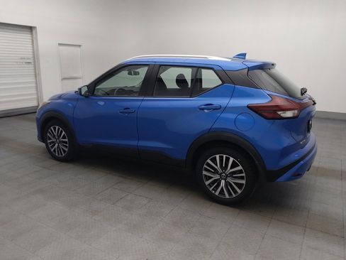 Used 2021 Nissan Kicks SV FWD image 3