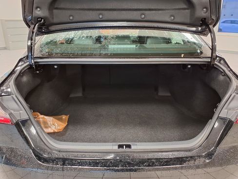 Used 2025 Toyota Camry SE FWD image 16