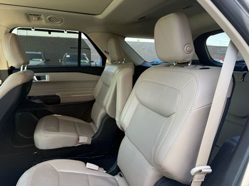 Used 2020 Ford Explorer Limited w/ Class III Trailer Tow Package image 13