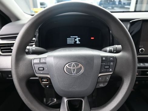 Used 2025 Toyota Camry LE image 28