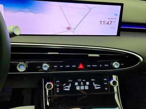 Used 2026 Genesis GV70 2.5T image 16