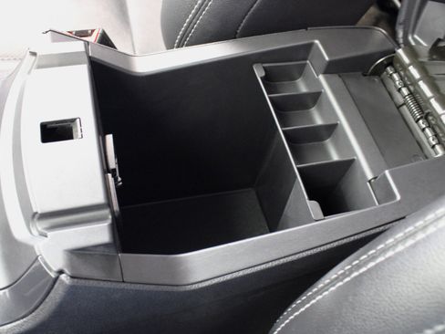 Used 2018 Ford Explorer Limited image 69