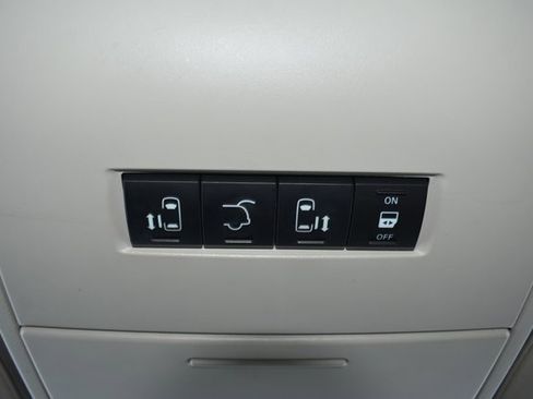 Used 2011 Chrysler Town & Country Touring w/ Entertainment Group #1 image 22