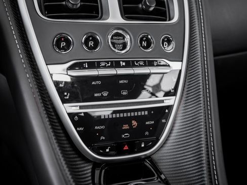 Used 2023 Aston Martin DB11 Coupe image 20