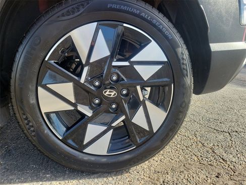 Used 2025 Hyundai Kona SEL image 11
