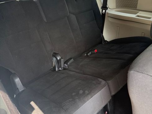 Used 2018 Dodge Grand Caravan SE w/ UConnect Hands-Free Group FWD image 18
