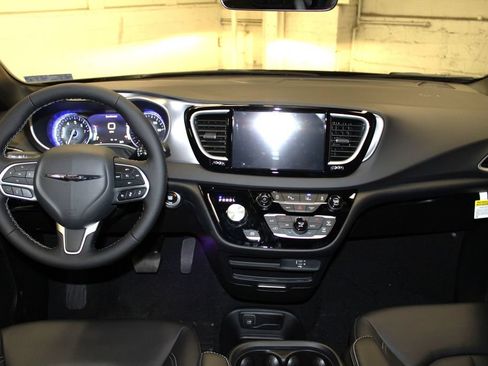 New 2026 Chrysler Voyager LX FWD image 8