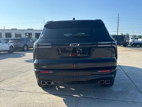 Used 2024 Chevrolet Traverse RS w/ LPO, Floor Liner Package FWD image 4