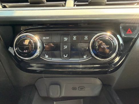 Used 2025 Chevrolet Trax LT w/ Driver Confidence Package FWD image 25