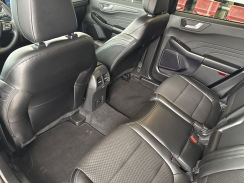 Used 2024 Ford Escape SE image 14