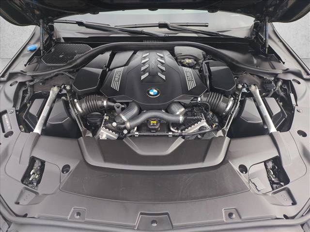 Used 2021 BMW 750i xDrive w/ Executive Package AWD/4WD image 25