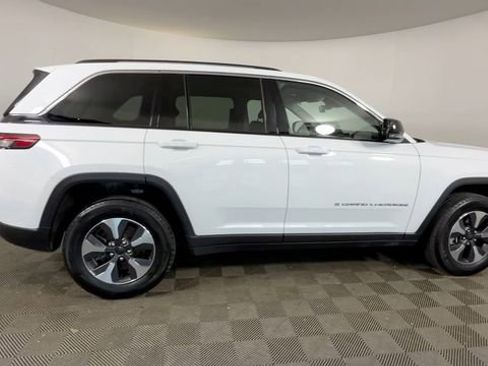 Used 2023 Jeep Grand Cherokee 4WD 4xe image 4