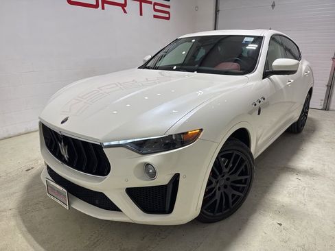 Used 2019 Maserati Levante GTS image 2