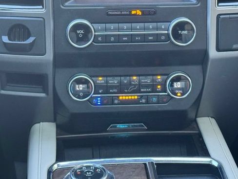 Used 2019 Ford Expedition Max Platinum AWD/4WD image 15