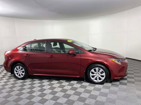 Used 2025 Toyota Corolla LE FWD image 10
