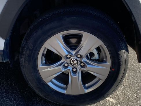 Used 2025 Toyota RAV4 XLE image 32