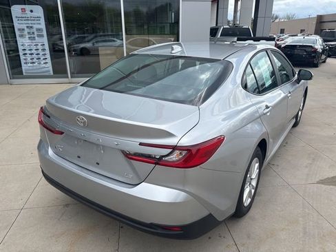 Used 2025 Toyota Camry LE AWD/4WD image 7