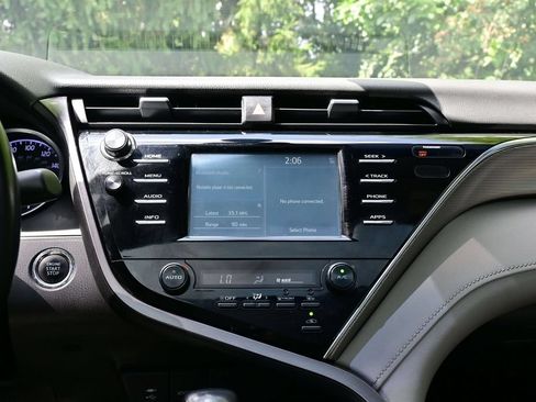 Used 2018 Toyota Camry SE w/ Moonroof Package FWD image 50