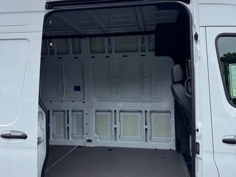 Used 2026 Mercedes-Benz Sprinter 2500 image 9