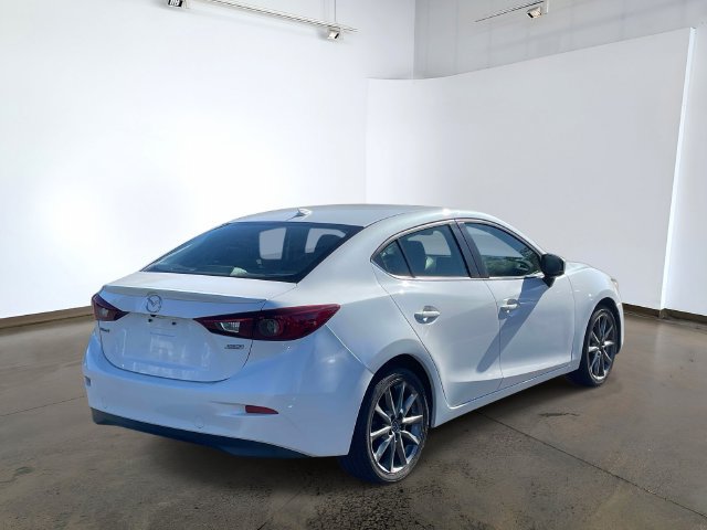 Used 2018 MAZDA MAZDA3 Touring FWD image 4