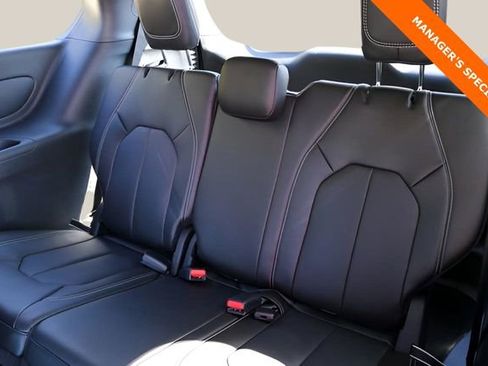 New 2026 Chrysler Pacifica Select image 16