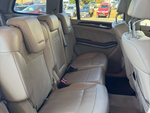 Used 2014 Mercedes-Benz GL 450 4MATIC image 24
