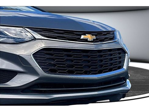 Used 2018 Chevrolet Cruze LT FWD image 31